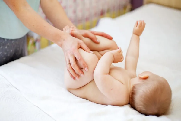 درمان نفخ معده در کودکان