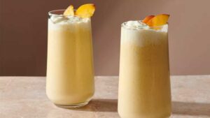 طرز تهیه میلک شیک هلو