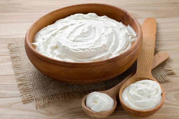 ماست خانگی شیرین و کش دار