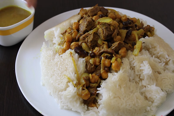 یک بشقاب نخود پلو جنوبی (گوبولی پلو)