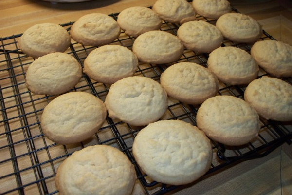 پخت کلوچه خرمایی با ماست