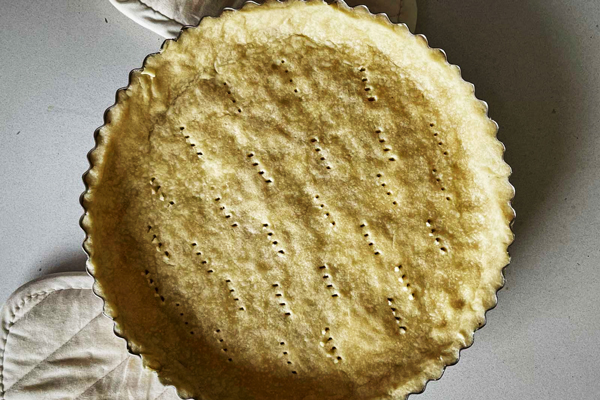 پخت خمیر پای خرمالو