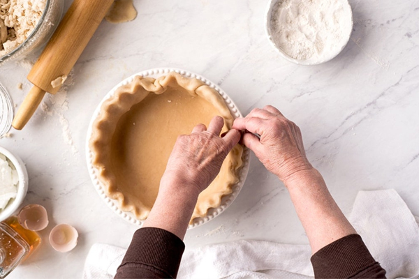 خمیر پای خرمالو در قالب