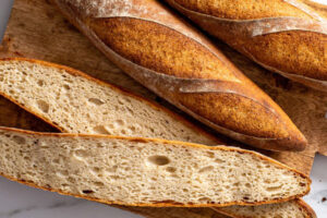 تست کردن نان باگت فرانسوی ساندویچ ژیگو