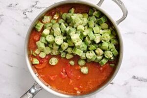 اضافه کردن بامیه به خورشت