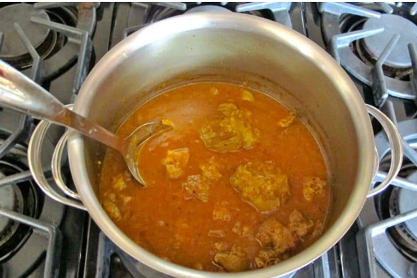 جوشیدن و پخت خورش بامیه دو نفره