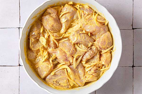 مرینیت مواد جوجه کباب برای کتاب وزیری