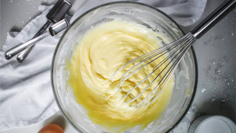 طرز تهیه کرم پاتیسیر برای شیرینی دانمارکی