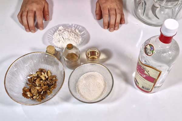 مواد میانی کلوچه فومن