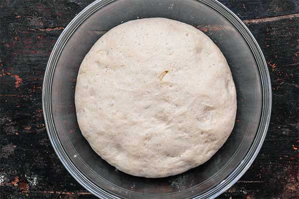 خمیر عمل آمده نان پیتا
