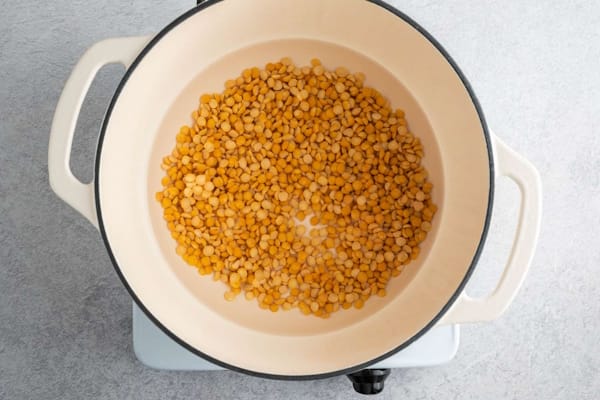 آماده کردن لپه برای خورش دوغ پا