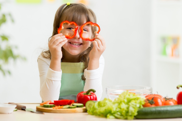 میوه به عنوان مواد مغذی برای رشد کودکان معرفی می شود