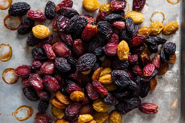 کشمش پلویی در رنگ های مختلف