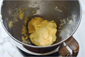 آماده سازی خمیر تارت شکلاتی