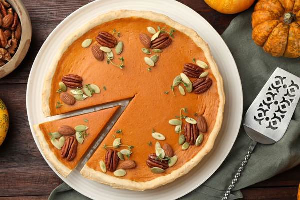 تزئین پای کدو حلوایی با مغزیجات