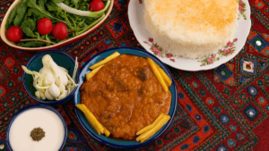 طرز تهیه خورش دوغ پا؛ قیمه سیستانی