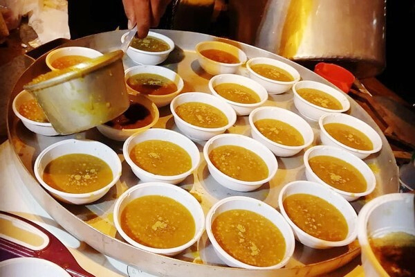 سرو عدسی نذری در ظرف های یکبار مصرف