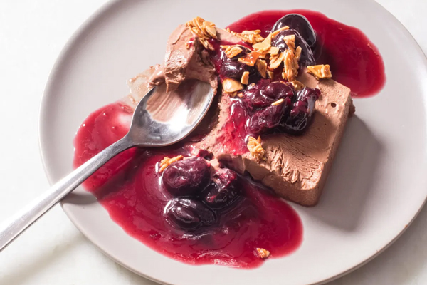 سس گیلاس با بستنی