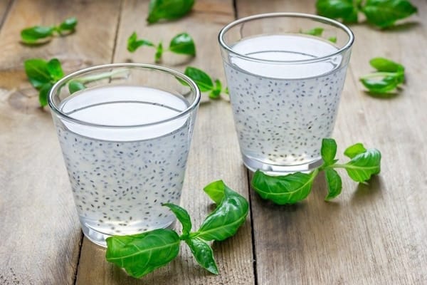 تهیه نوشیدنی با تخم شربتی