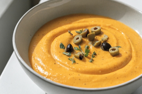 یه کاسه پنیر چدار مایع