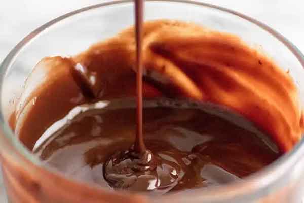 سس شکلات با شکلات تخته ای