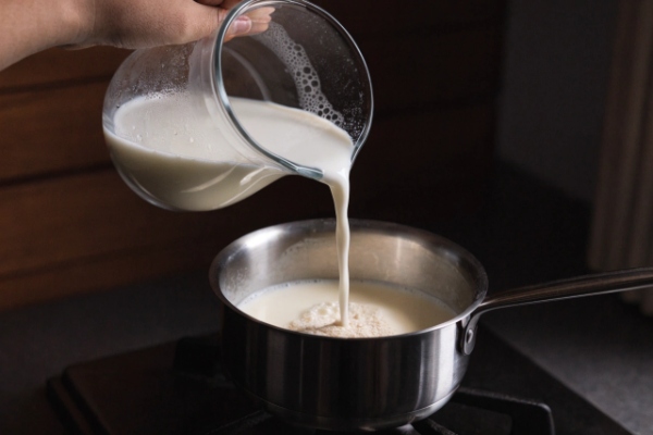 تهیه پایه شیر خشک در تهیه دسر برفی 