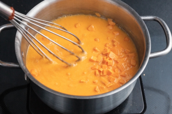 ذوب کردن پنیر چدار