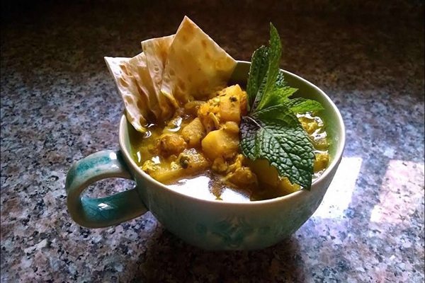 یک کاسه تلیت اشکنه ماست مشهدی