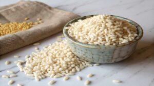 طرز تهیه برنجک خانگی خوشمزه و ترد