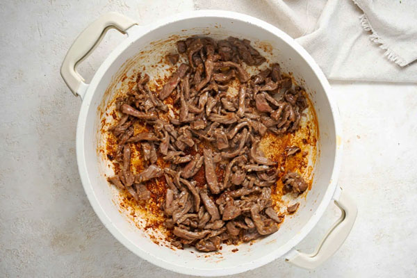 گوشت ریش ریش شده در تابه 