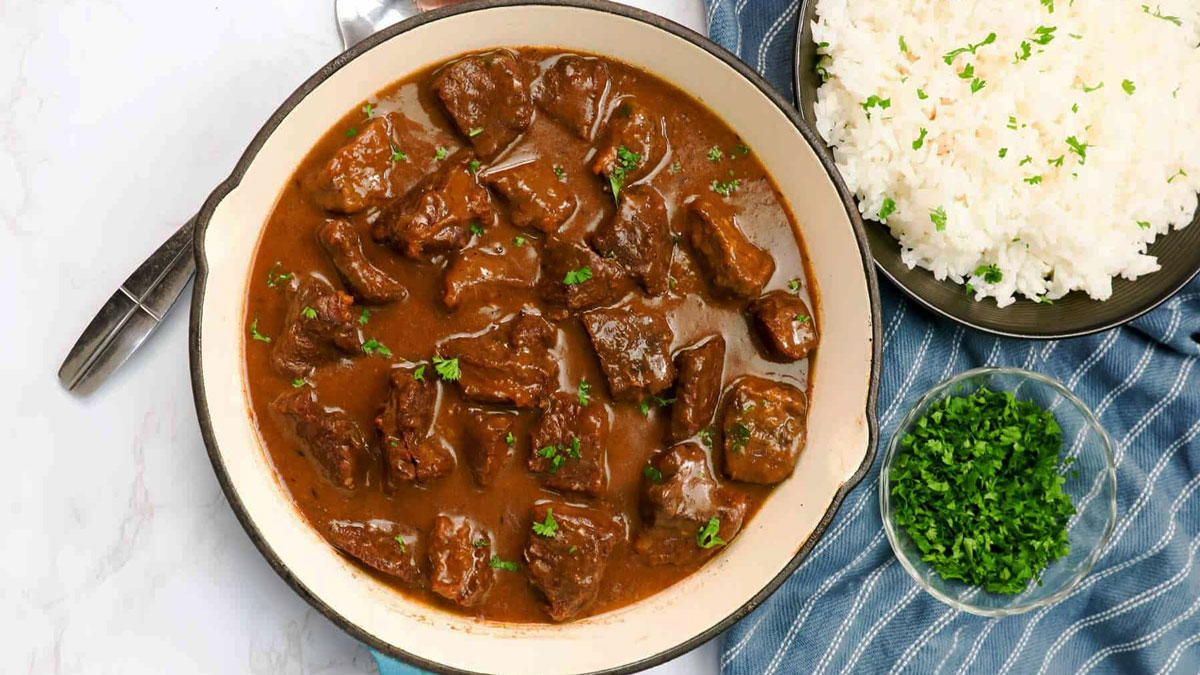 طرز تهیه چلو گوشت گوساله مجلسی