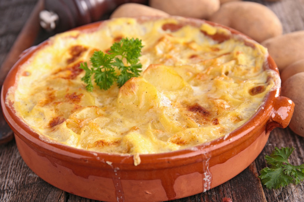 گراتن سیب زمینی مدل کلاسیک این غذا است.