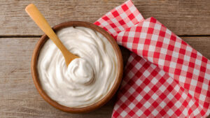 طرز تهیه ماست چکیده