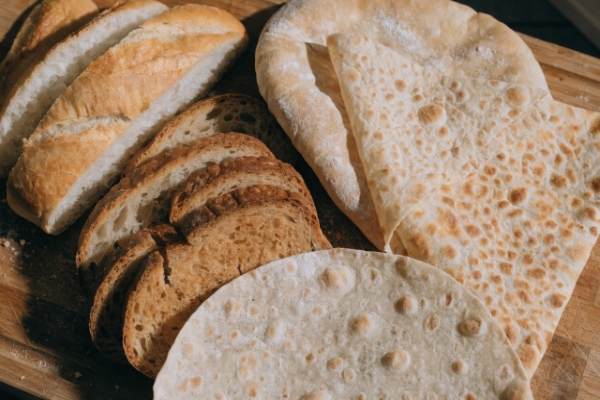 بهترین نان‌ها برای غذای نونی با مرغ