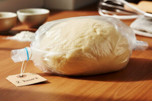 استراحت دادن به خمیر گوش فیل حصیری