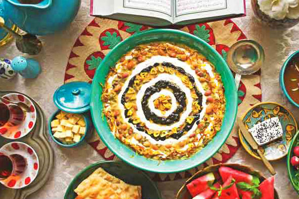 ظرف و سفره آش رشته برای افطار ماه رمضان