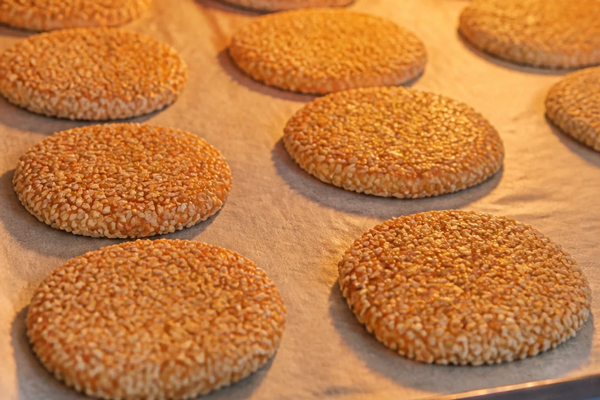 پخت کلوچه کنجدی