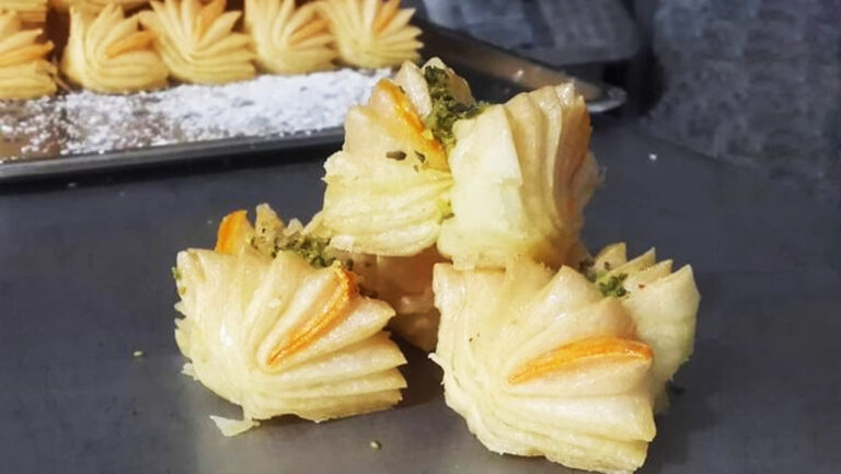 طرز تهیه شیرینی پاپیونی