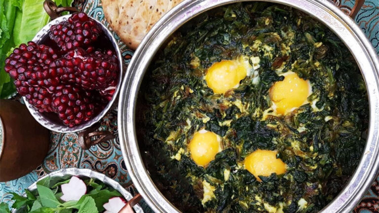 طرز تهیه نرگسی اسفناج با رب انار