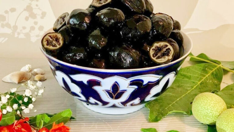 طرز تهیه مربا گردو با پوست سبز
