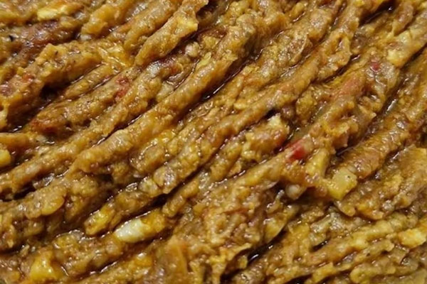 کنسرو بادمجان برای اضافه کردن به میرزا قاسمی