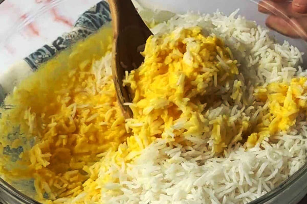 ترکیب برنج با مایه ته چین مرغ و بادمجان
