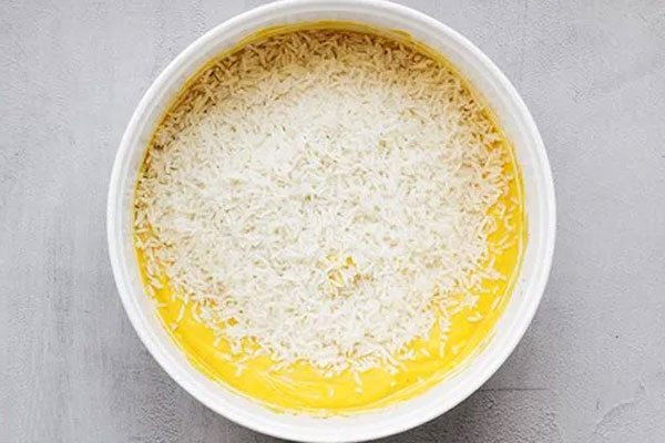 ترکیب برنج با مایه زعفرانی ته چین 