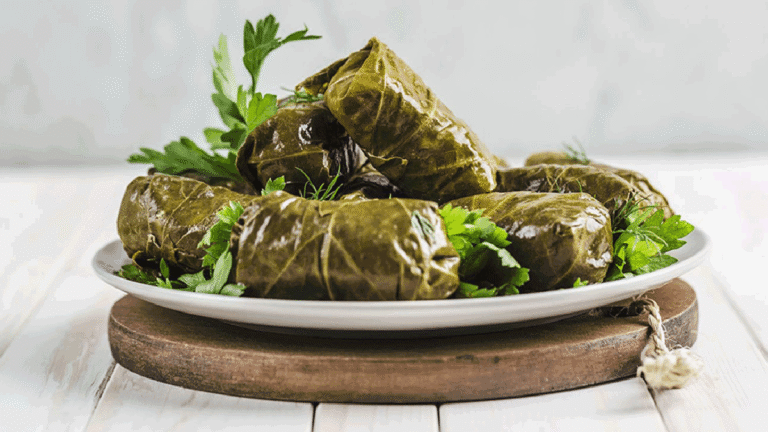 طرز تهیه دلمه برگ مو آذری
