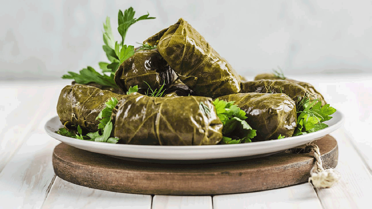 طرز تهیه دلمه برگ مو آذری