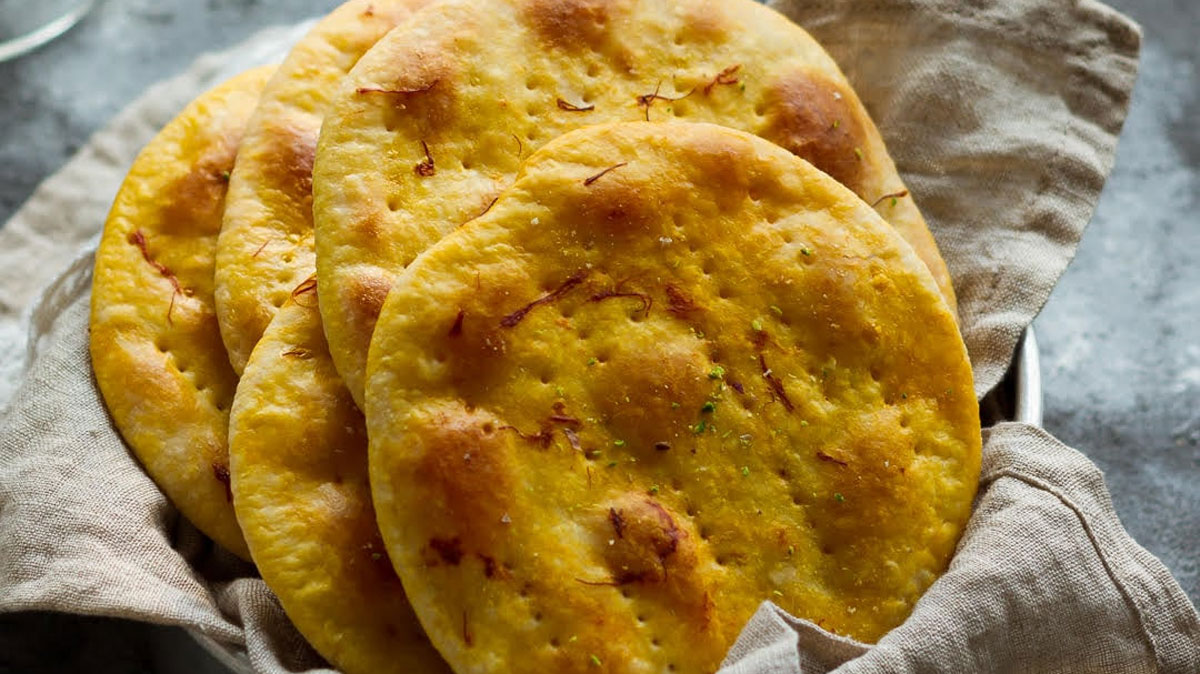 طرز تهیه نان شیرمال با کره مارگارین