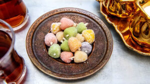 طرز تهیه شیرینی توت بادامی