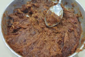 خرما له شده برای خاگینه خرما