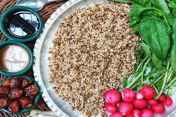 سرو آش ارده با سبزی تازه 