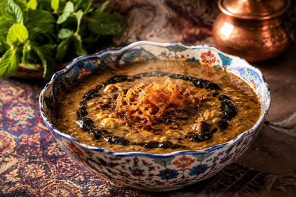 یک کاسه آش آبغوره شیرازی
